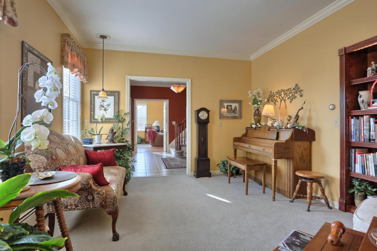 Annville Inn Bed & Breakfast Bed & Breakfast 2*